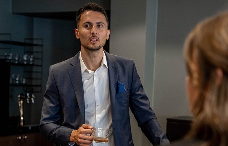 Veckans medlemsröst Adi Aganovic: Fastighetsmäklare & allsvensk domare